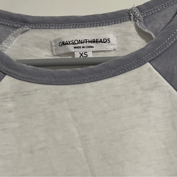 NWOT WOMENS XS GRAYSON THREADS WINE SLEEVELESS CREW NECK TANK TOP, PURPLE/WHITE - Picture 3 of 7